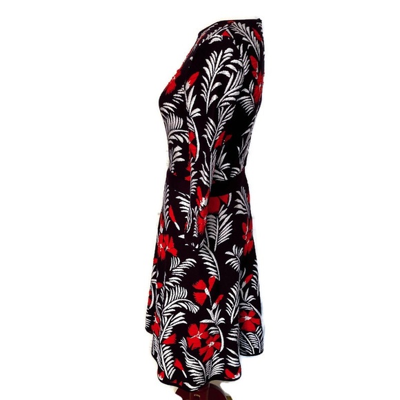 CAROLINA HERRERA DRESS FIT & FLARE BLUE RED WHITE FLORAL STRETCH KNIT Size S - Picture 3 of 7